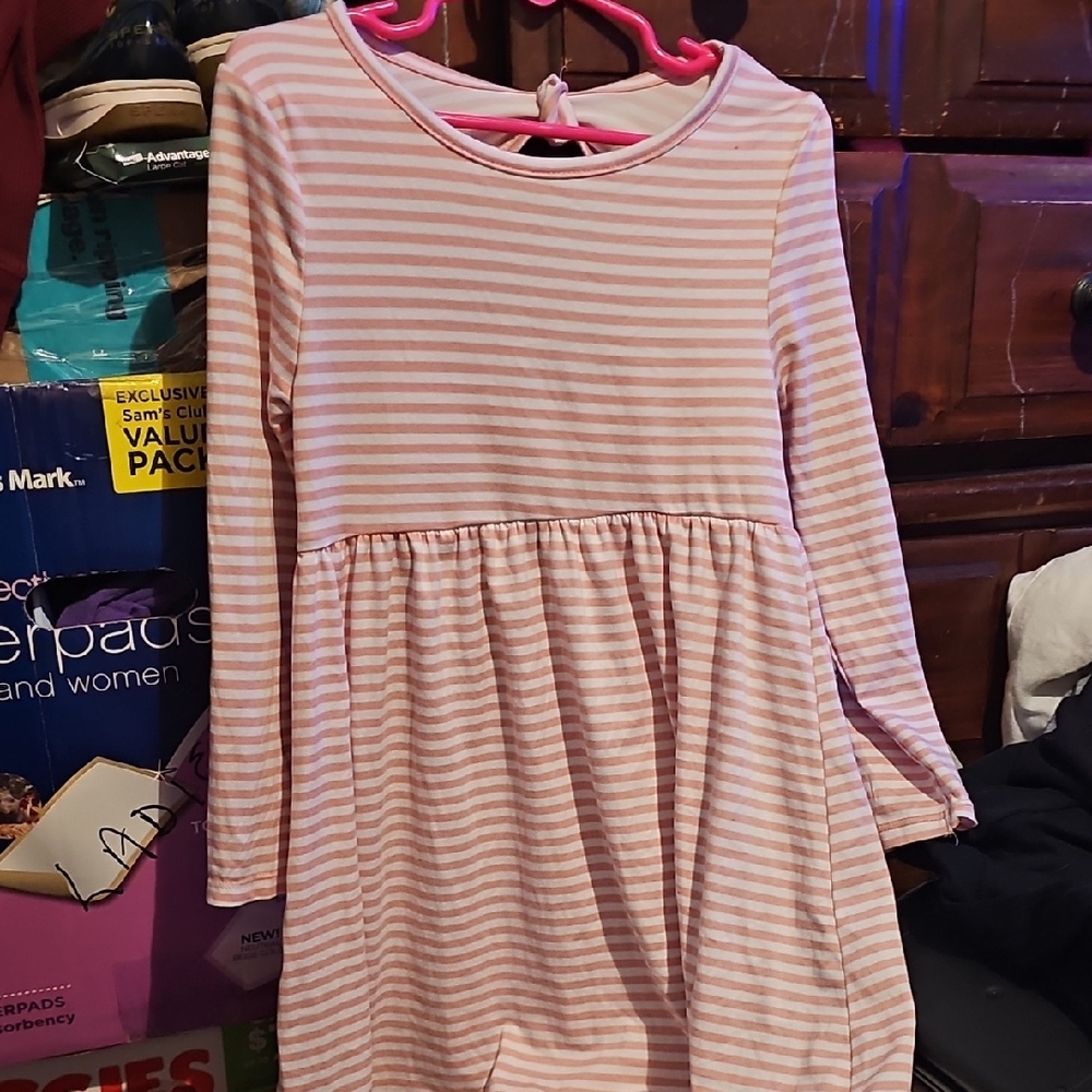 !!.       .Girls' 5T Pink Striped  Dress